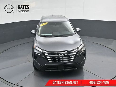 Used 2025 Nissan Rogue SV image 43