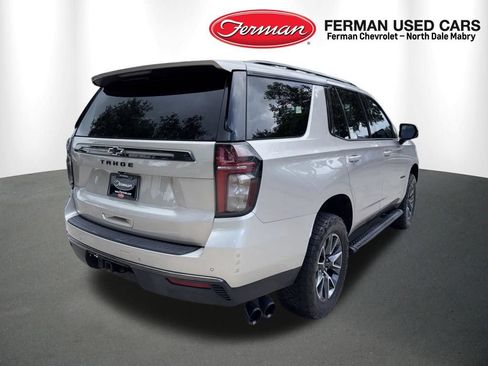 Used 2021 Chevrolet Tahoe Z71 w/ Luxury Package AWD/4WD image 2