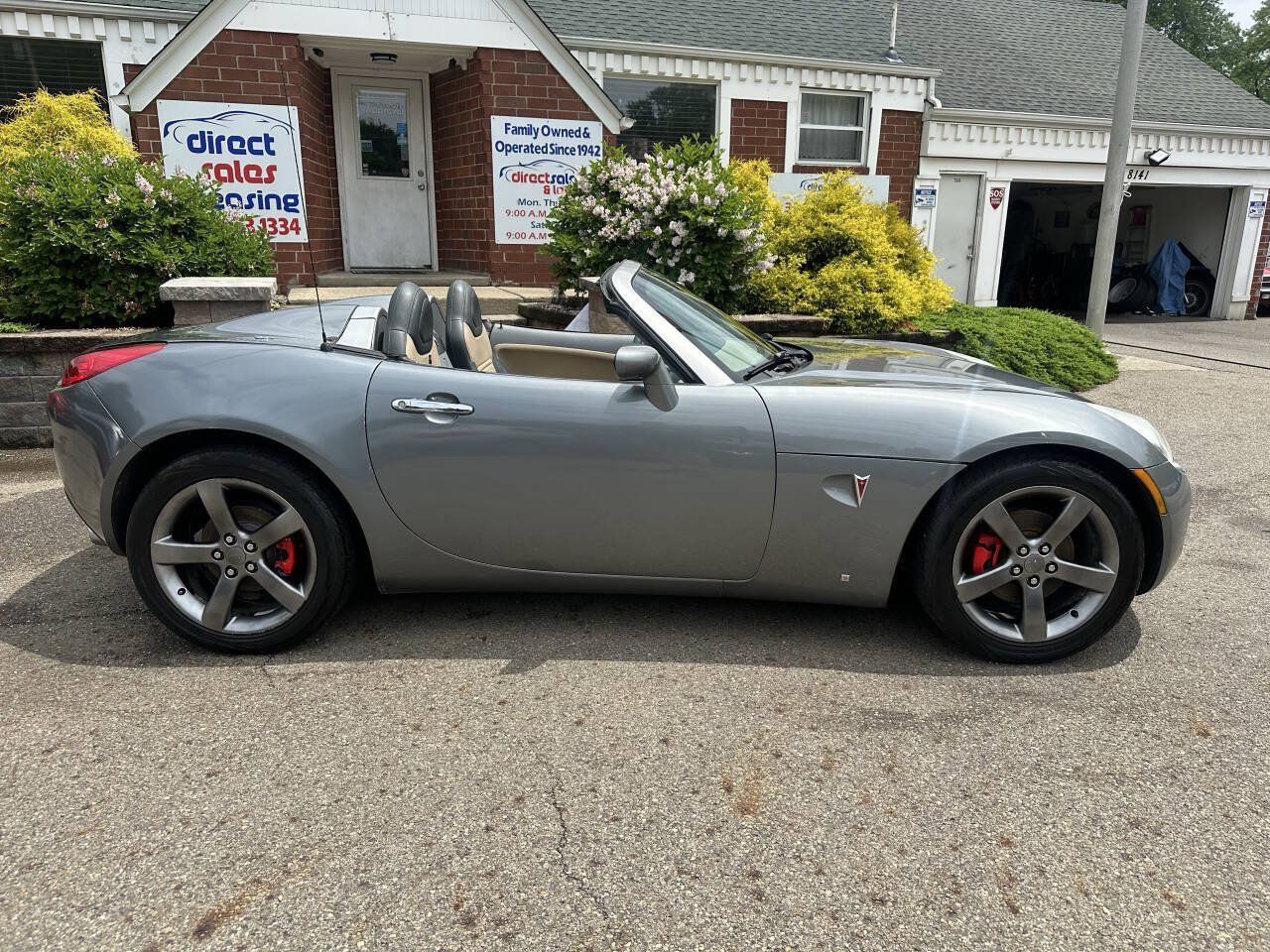 Used 2006 Pontiac Solstice Convertible w/ Premium Package RWD image 8