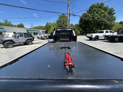 Used 2018 Ford F550 4x4 Crew Cab Super Duty w/ Power Equipment Group image 7