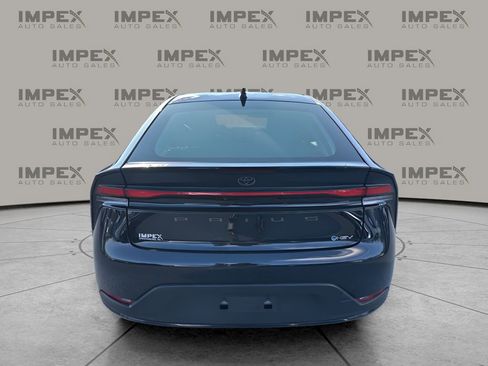 Used 2025 Toyota Prius LE image 4