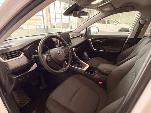 Used 2023 Toyota RAV4 XLE image 12