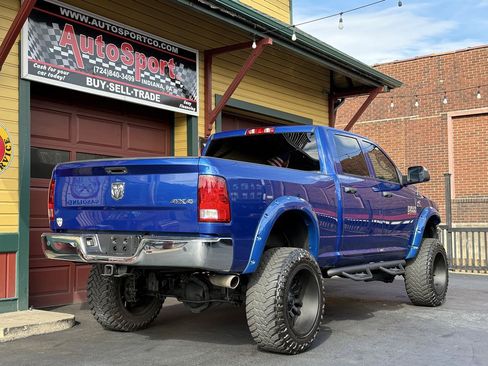 Used 2018 RAM 2500 Tradesman w/ Chrome Appearance Group AWD/4WD image 3