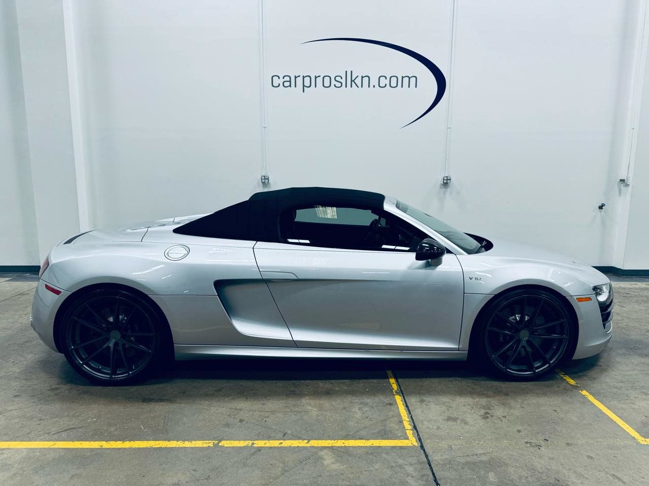 Used 2012 Audi R8 V10 w/ Enhanced Leather Pkg AWD/4WD image 8