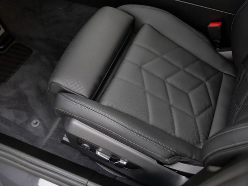 New 2026 BMW 530i xDrive w/ Executive Package image 15