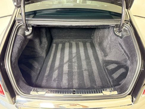 Used 2023 Rolls-Royce Phantom Sedan RWD image 32
