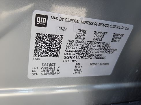Used 2024 GMC Terrain SLT AWD/4WD image 16