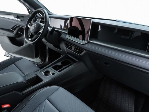 New 2026 Volkswagen Tiguan SE R-Line FWD image 72