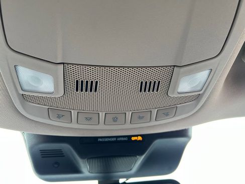 Used 2024 Ford Expedition XLT image 23