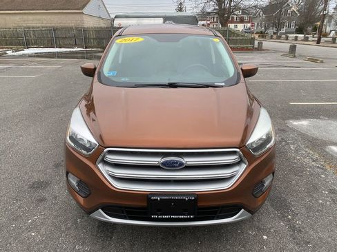 Used 2017 Ford Escape SE image 3
