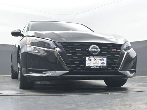 Used 2024 Nissan Altima 2.5 SR FWD image 22