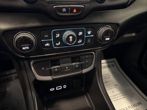 Used 2022 GMC Terrain AT4 w/ Infotainment Package II image 29