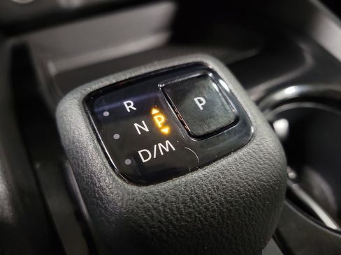 Used 2023 Nissan Rogue SV image 16