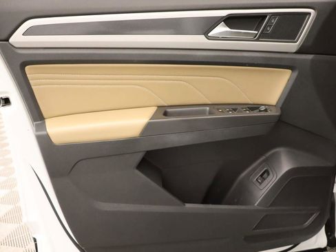 Used 2023 Volkswagen Atlas Cross Sport SE image 17