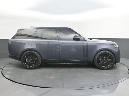 Used 2025 Land Rover Range Rover SE AWD/4WD image 8