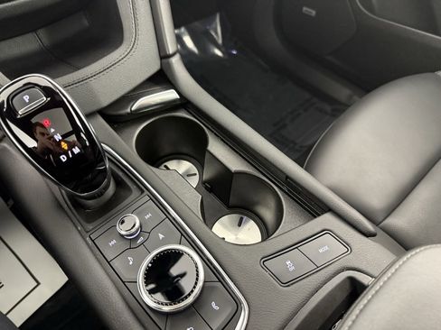 Used 2025 Cadillac XT6 Premium Luxury image 26