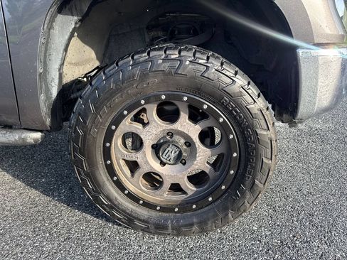 Used 2017 Toyota Tundra SR5 w/ TRD Off Road Package AWD/4WD image 30