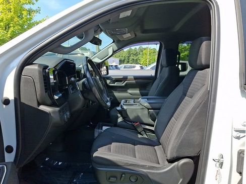 Used 2022 Chevrolet Silverado 1500 LT AWD/4WD image 13