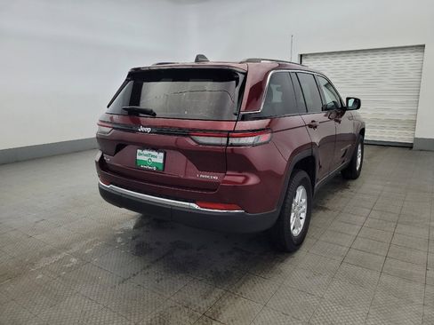 Used 2023 Jeep Grand Cherokee Laredo AWD/4WD image 9
