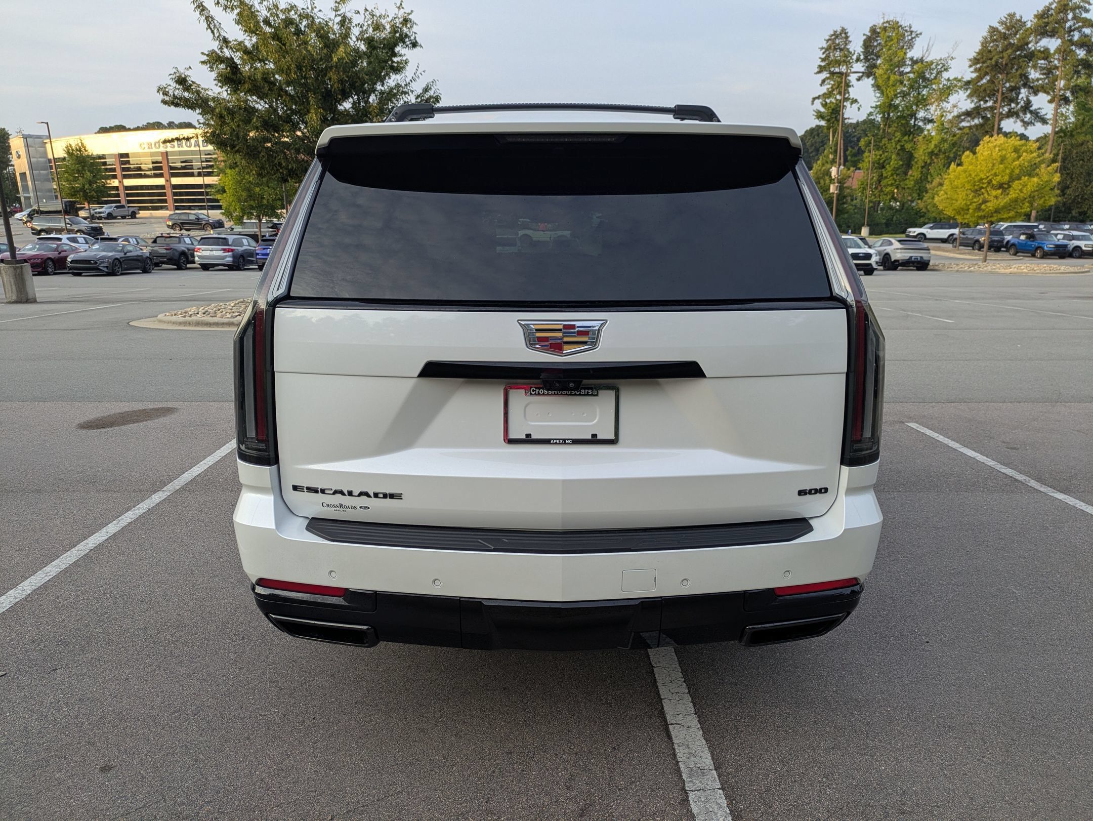 Used 2025 Cadillac Escalade ESV Sport Platinum AWD/4WD image 5