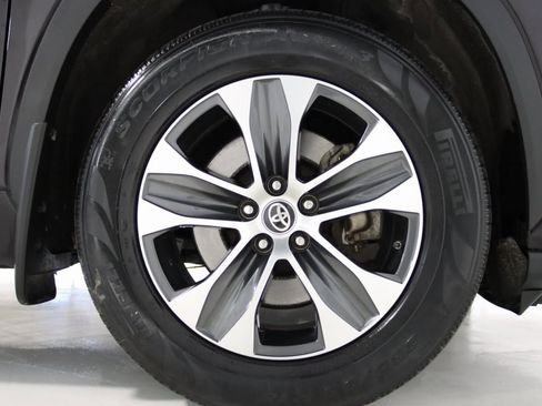 Used 2021 Toyota Highlander XLE image 77