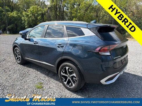 Used 2023 Kia Sportage EX image 3