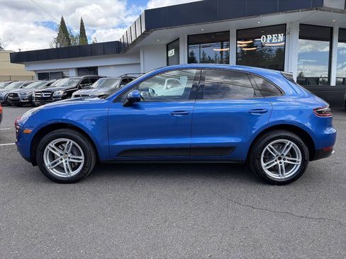 Used 2018 Porsche Macan AWD/4WD image 2