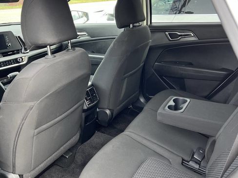 Used 2025 Kia Sportage LX image 6