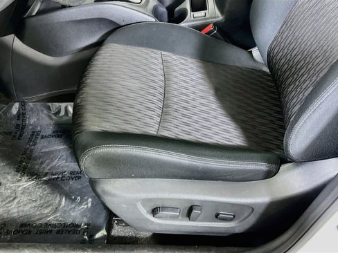 Used 2019 Nissan Rogue SV AWD/4WD image 18