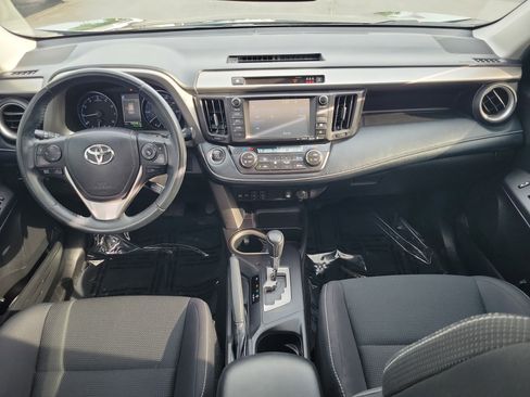 Used 2018 Toyota RAV4 XLE AWD/4WD image 15