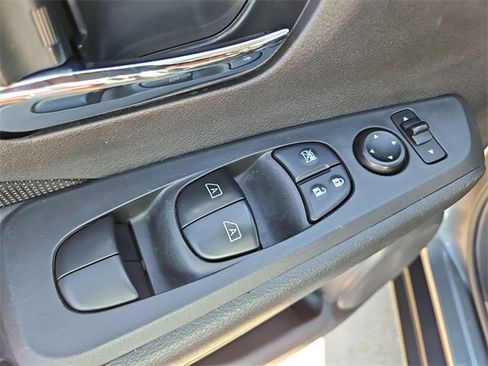 Used 2024 Nissan Kicks SV image 20