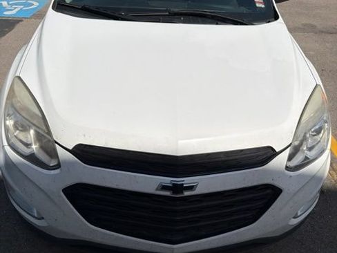 Used 2017 Chevrolet Equinox LT w/ Sport Edition FWD image 2