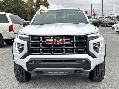 Used 2025 GMC Canyon AT4 image 3