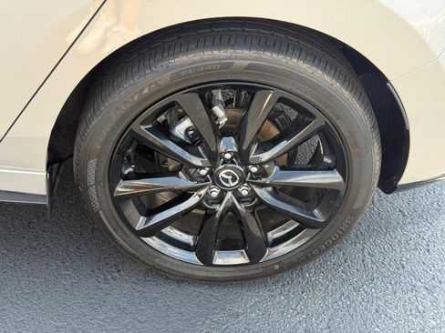 Used 2025 MAZDA MAZDA3 2.5 S Hatchback w/ Premium Pkg FWD image 7