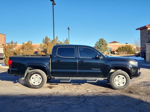 Used 2022 Toyota Tacoma SR AWD/4WD image 3