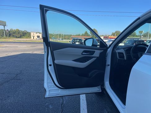 New 2026 Nissan Rogue SV image 8