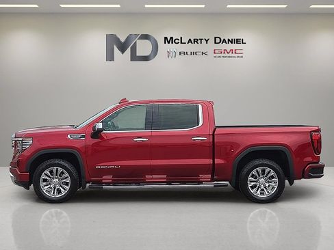 Used 2024 GMC Sierra 1500 Denali AWD/4WD image 2