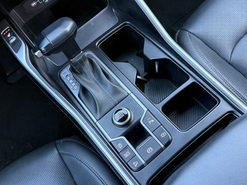 Used 2024 Kia Sorento S FWD image 26
