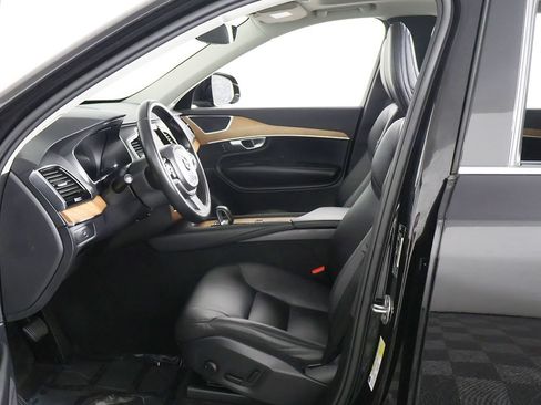 Used 2024 Volvo XC90 B6 Plus w/ Protection Package Premier AWD/4WD image 29