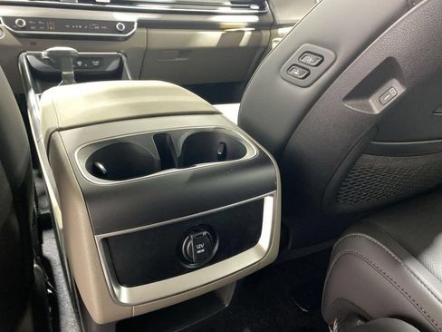 New 2026 Kia Carnival EX FWD image 23