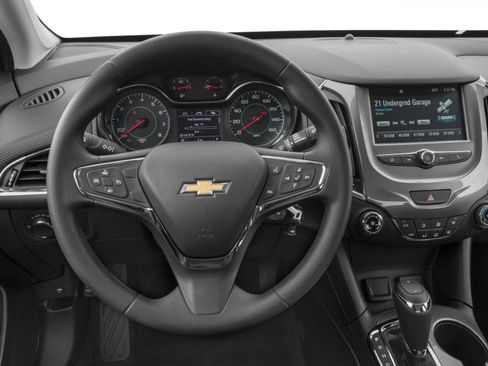 Used 2016 Chevrolet Cruze LT w/ Convenience Package FWD image 4