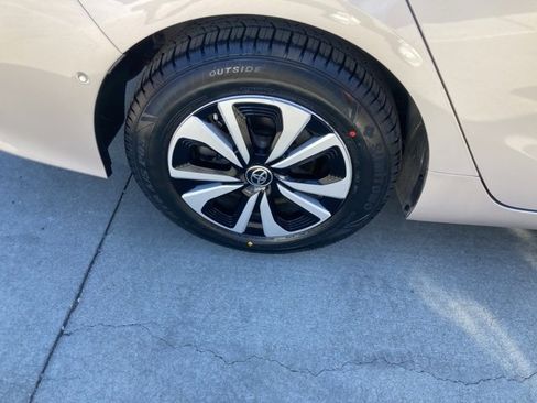 Used 2019 Toyota Prius Prime image 12
