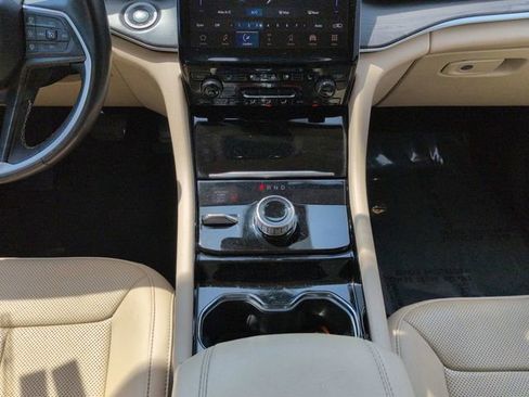 Used 2021 Jeep Grand Cherokee L Limited w/ Luxury Tech Group II AWD/4WD image 19