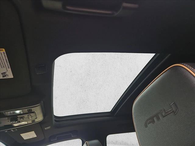 Used 2023 GMC Yukon AT4 w/ Technology Package AWD/4WD image 16