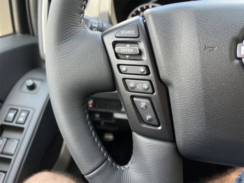 New 2025 Nissan Frontier SV w/ SV Convenience Package image 12