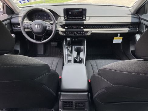 Used 2025 Honda Accord SE image 9