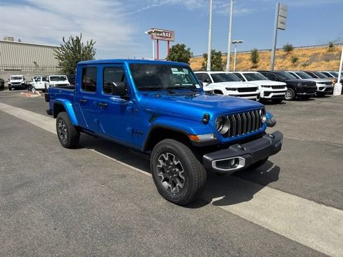 New 2026 Jeep Gladiator Sport AWD/4WD image 8