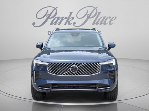 New 2026 Volvo XC90 B5 Plus w/ Protection Package Premier AWD/4WD image 9