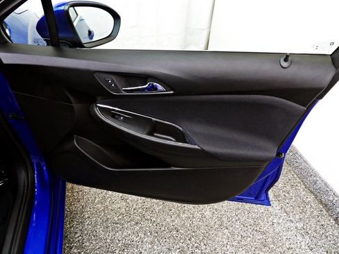 Used 2017 Chevrolet Cruze LT image 11