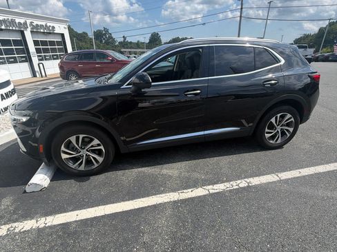 Used 2022 Buick Envision Essence w/ Technology Package I AWD/4WD image 3